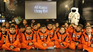 Uzay eğitimleri başladı! Tüm Türkiye'den kayıt alınıyor