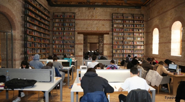 Rami Kütüphanesi günde 20 bin kişiyi ağılıyor