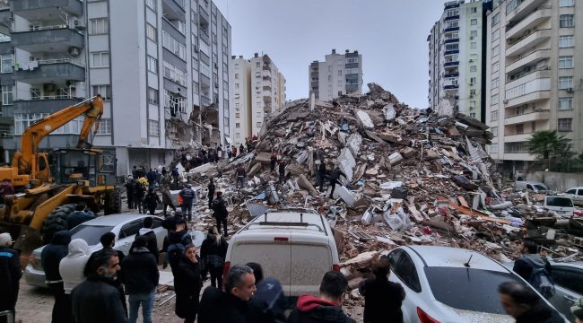Depremin 22. gününde hayatını kaybedenlerin sayısı artmaya devam ediyor