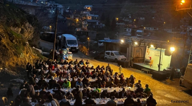 Deprem bölgesindeki kardeşlerimizle gönül sofralarında buluşuyoruz