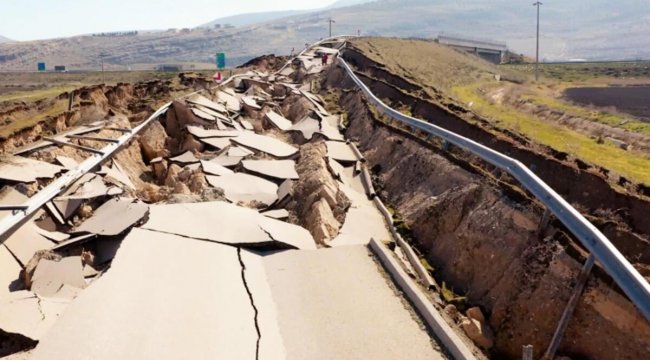 Depremin yıkımı havadan görüntülendi
