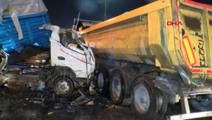 Sultangazi'de feci kaza, Hafriyat kamyonu taksiyi altına aldı