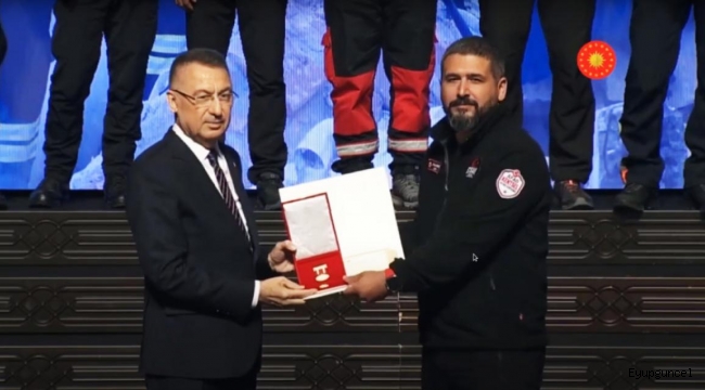 Eyüpsultan Belediyesi bünyesindeki ESAY personeline Devlet Üstün Fedakarlık Madalyası verildi
