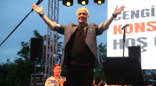 Cengiz Kurtoğlu'ndan Eyüpsultan'da "en baba" konser