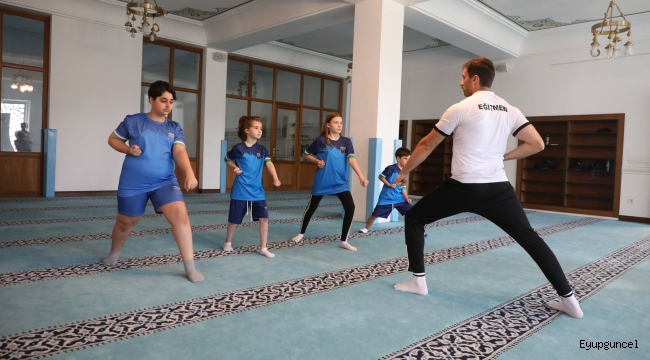 Camii içinde yaz spor okulu hizmeti