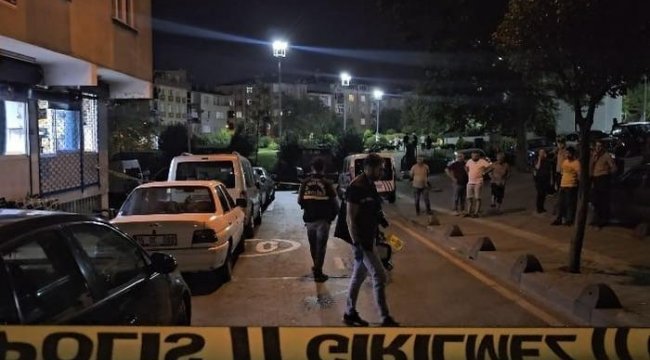 Esenler'de kahvehaneye silahlı saldırı! Müşteriler çay ocağının arkasına saklandı